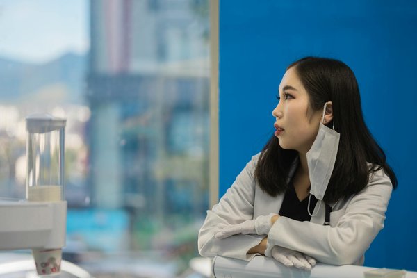 les bienfaits des huiles essentielles pour apaiser les maux de tête