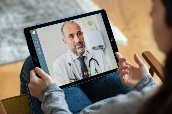 Conseils de santé en ligne : restez en contact permanent avec votre médecin